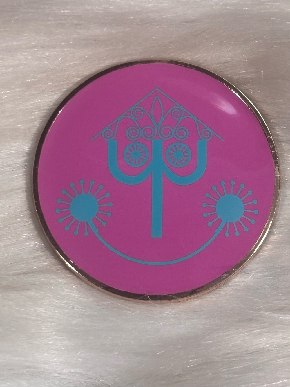 Main Attraction Minnie Small World Clock Face Disney Pin